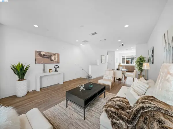 2309 Myrtle St, Oakland, CA 94607