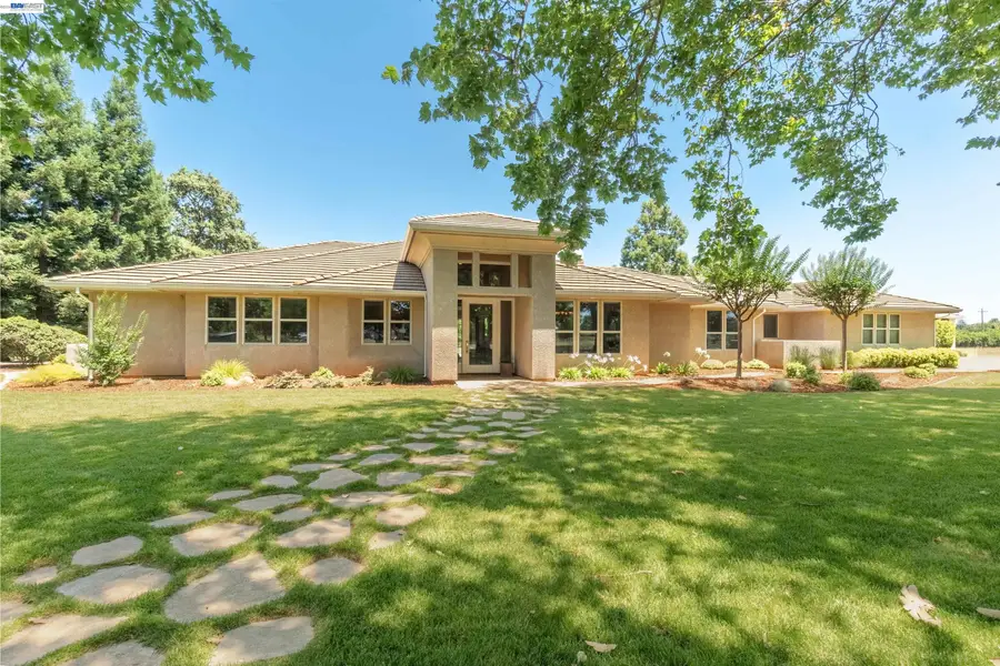 10055 Justamere Ln, Elk Grove, CA 95624 - #2