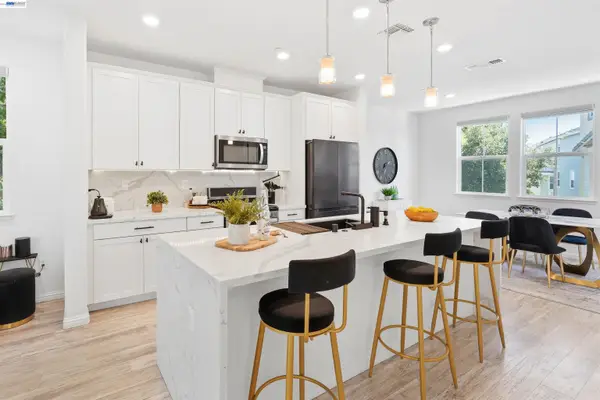 24107 Amaranth Loop, Hayward, CA 94541