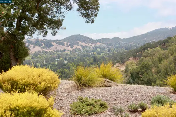 2100 Skycrest Drive #10, Walnut Creek, CA 94595