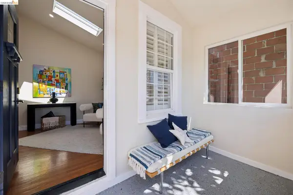 3214 Stuart St, Oakland, CA 94602