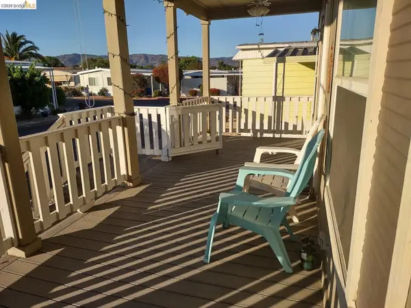 131 Cabana Dr, Napa, CA 94558