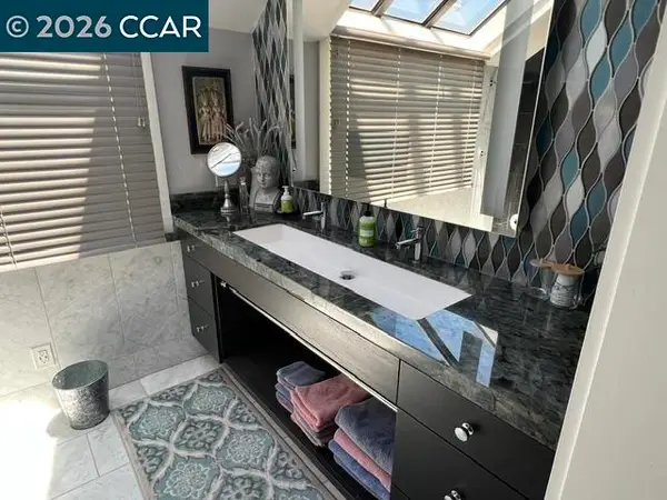 4 Mozden Ln, Pleasant Hill, CA 94523