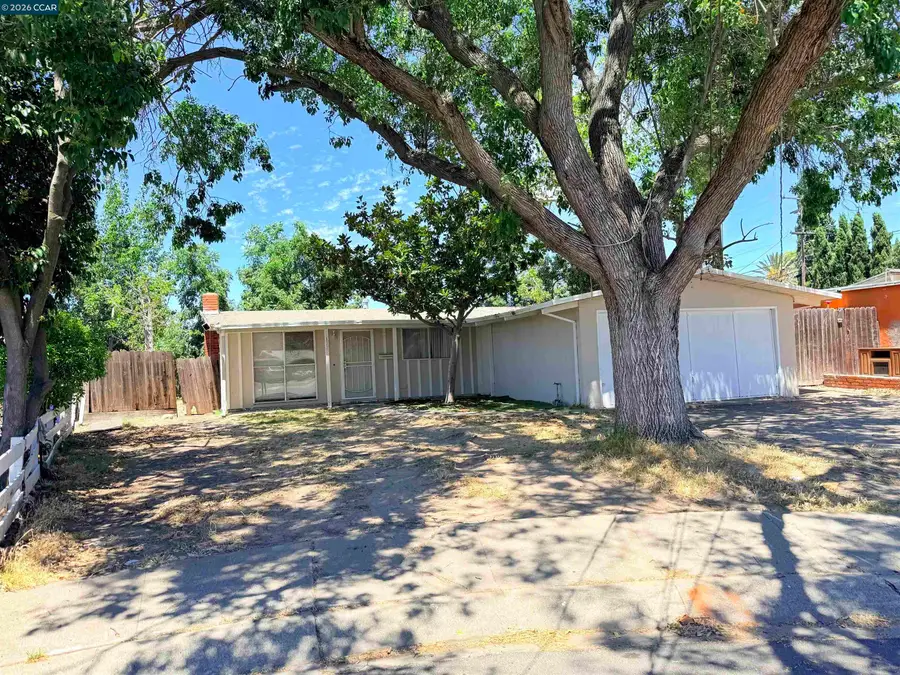 1904 Solano Ct, Concord, CA 94520 - #2