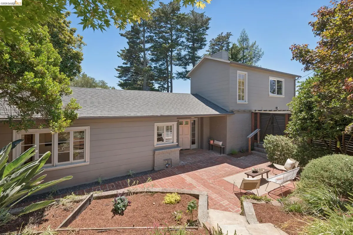 2339 Thackeray Dr, Oakland, CA 94611 - #1