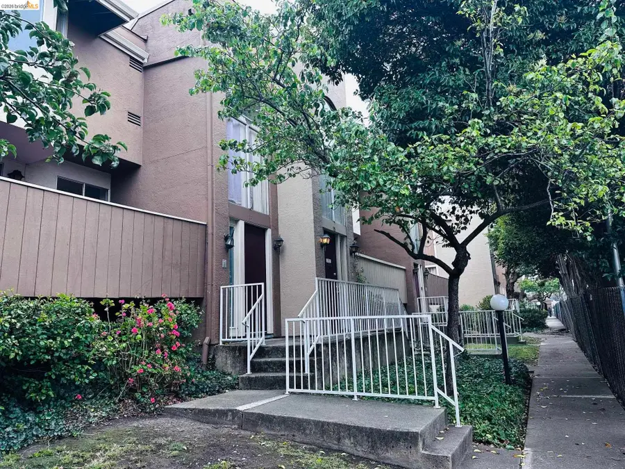 2121 Vale Rd #17, San Pablo, CA 94806 - #2