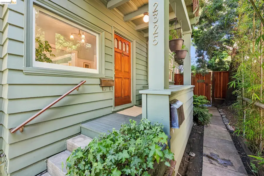 2325 Howe St #1, Berkeley, CA 94705 - #3
