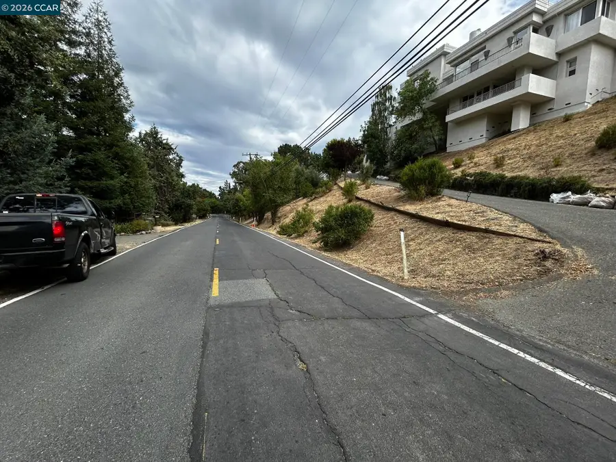 1556 Springbrook Rd, Walnut Creek, CA 94597 - #2