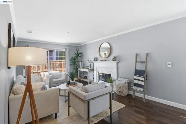 1569 Oxford St, Redwood City, CA 94061