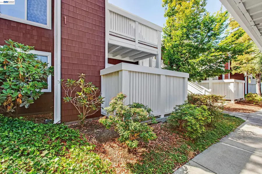 135 Bayside Ct, Richmond, CA 94804 - #2
