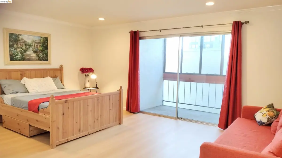288 Whitmore St #212, Oakland, CA 94611 - #1