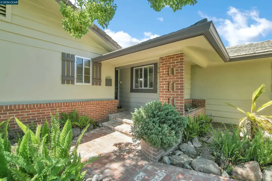 513 Gerard Dr, Lodi, CA 95242 - #3