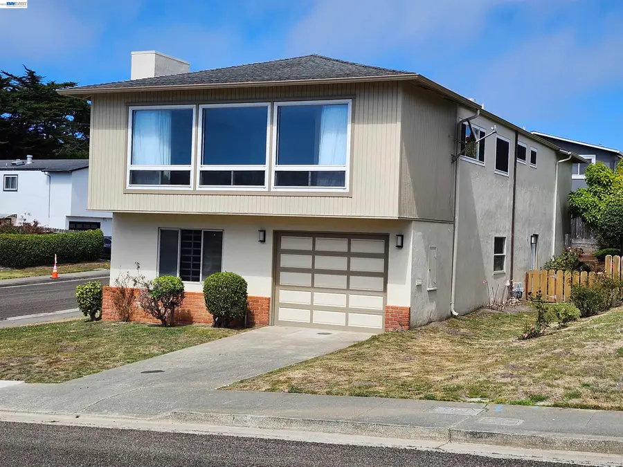 110 Sunshine Dr, Pacifica, CA 94044 - #3