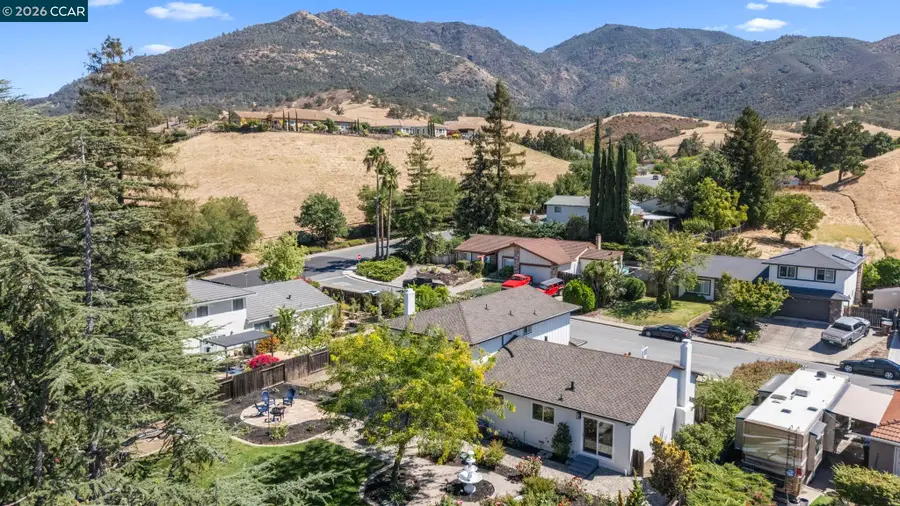 2 El Molino Dr, Clayton, CA 94517 - #3