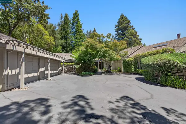 12 E Altarinda, Orinda, CA 94563