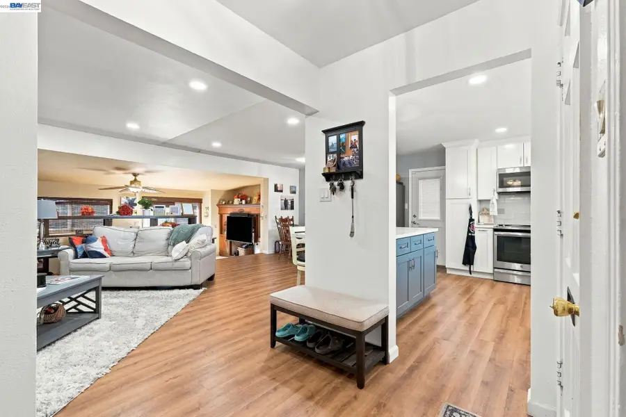 20927 Nunes Ave, Castro Valley, CA 94546 - #3