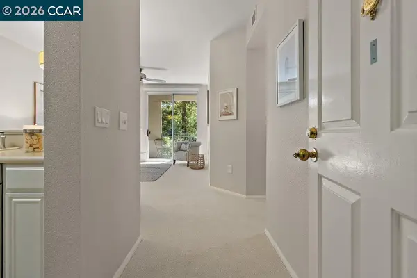 1860 Tice Creek Dr #1206, Walnut Creek, CA 94595