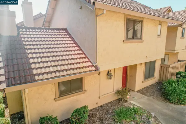 8 Del Prado Cir, Fairfield, CA 94533