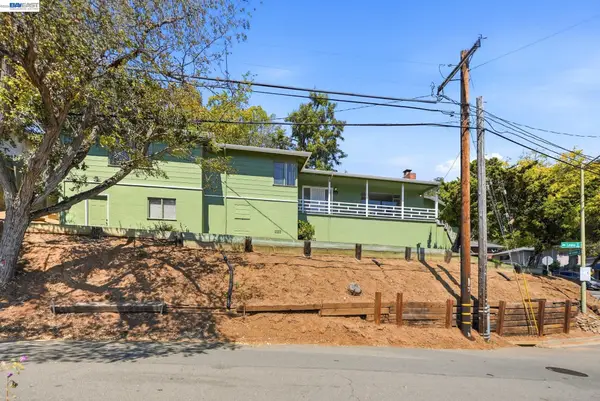 5760 Leona St, Oakland, CA 94605