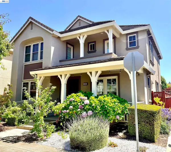 380 Tucker Ave, Alameda, CA 94501