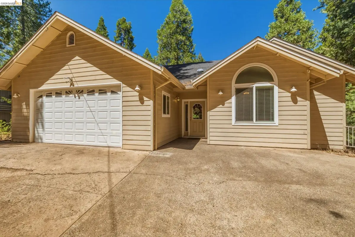 24230 N Oxbow Ln, Sonora, CA 95370 - #1