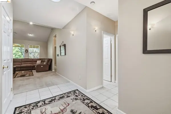 24230 N Oxbow Ln, Sonora, CA 95370