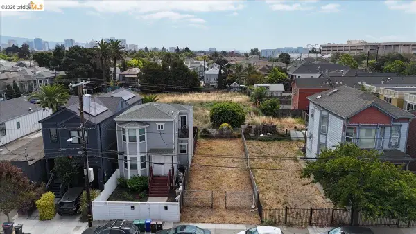 826 Pine St, Oakland, CA 94607