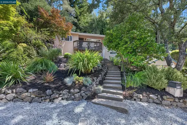 1130 Glencourt Dr, Oakland, CA 94611