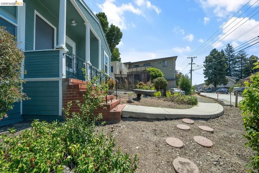 3240 Logan St, Oakland, CA 94601 - #2