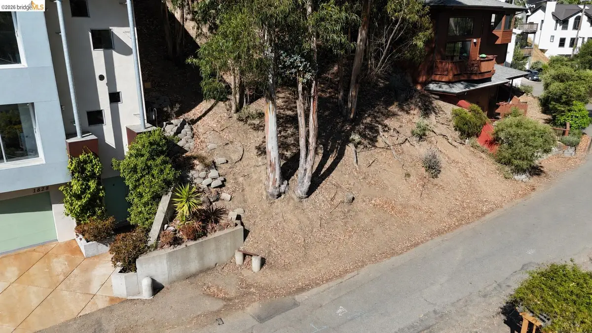 1830 Arrowhead Dr, Oakland, CA 94611 - #1