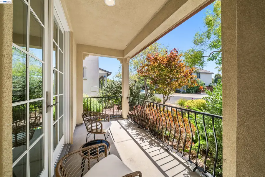 381 Hollister Ave, Alameda, CA 94501 - #2