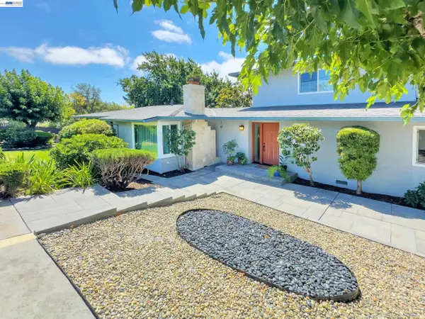 3255 Sweet Dr, Lafayette, CA 94549
