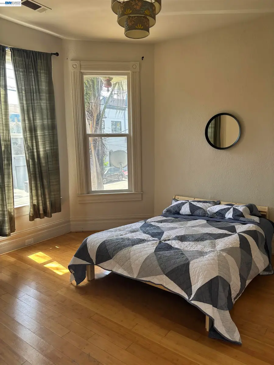 1221 Campbell, Oakland, CA 94607 - #2