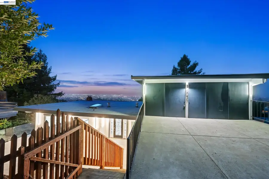 6077 Skyline Blvd, Oakland, CA 94611 - #2