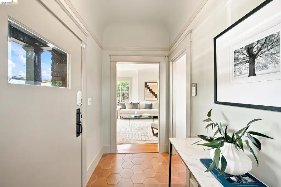 1021 E 23rd St, Oakland, CA 94606 - #2