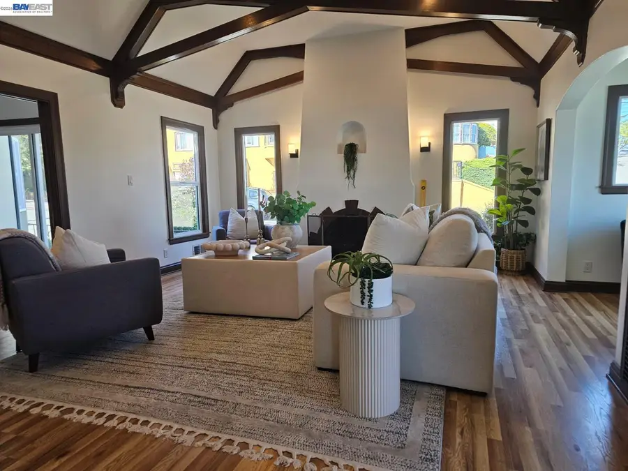 2569 Maxwell Ave, Oakland, CA 94601 - #2