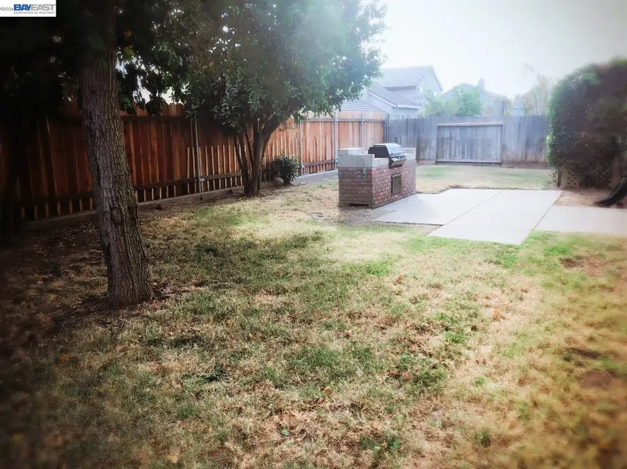 1724 Wawona St, Manteca, CA 95337 - #3