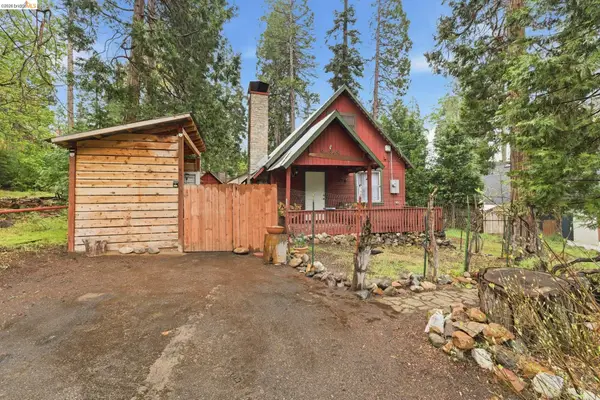 24249 Sugar Pine Rd, Mi Wuk Village, CA 95346