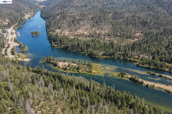 320 Lakeview Terrace, Lewiston, CA 96052