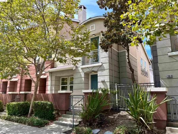 710 City Walk Pl #1, Hayward, CA 94541