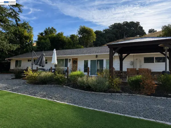 9338 Crow Canyon Rd, Castro Valley, CA 94552