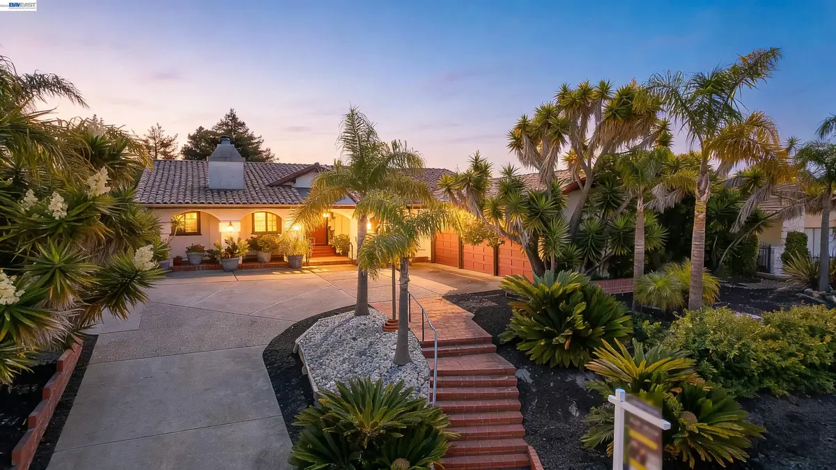 16989 Brierly Ct, Castro Valley, CA 94546 - #1