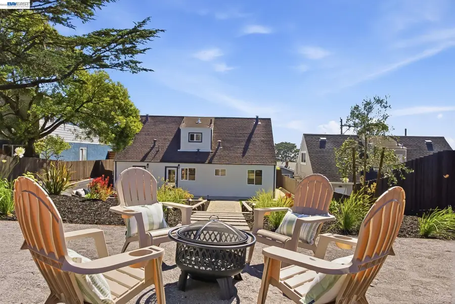 483 Heathcliff Dr, Pacifica, CA 94044 - #2