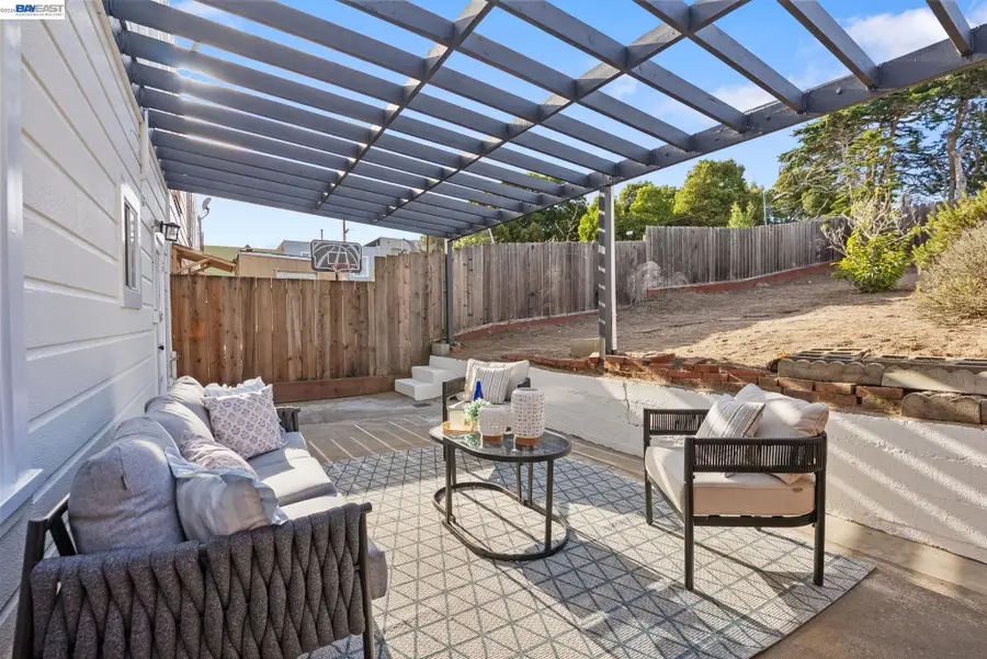 2722 Vicente St, San Francisco, CA 94116 - #2