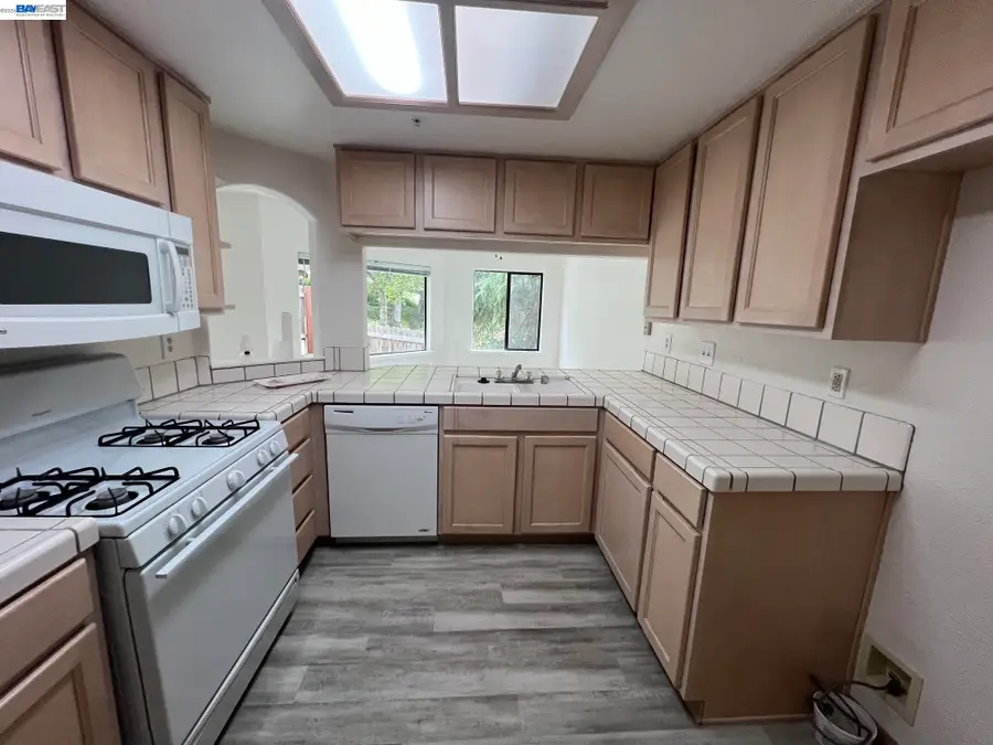 21239 Gary Dr #202E, Hayward, CA 94546 - #3