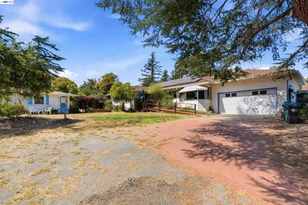 4618 Ewing Rd, Castro Valley, CA 94546