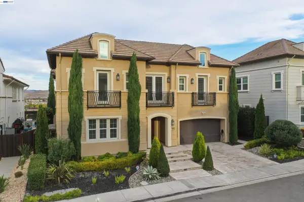 2049 Elderberry Dr, San Ramon, CA 94582