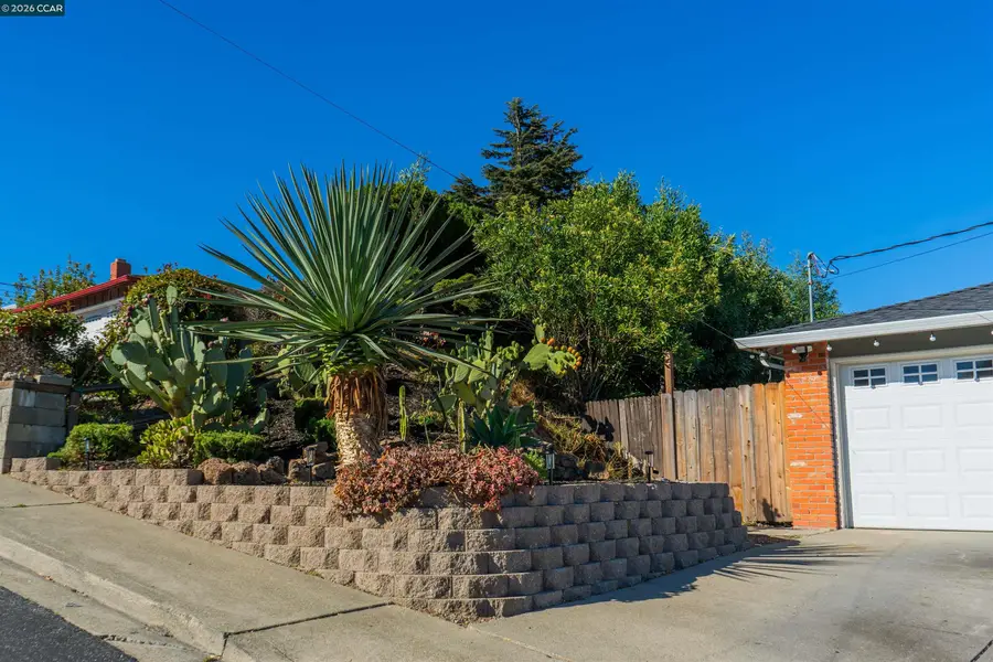 2444 Fitzpatrick St, San Pablo, CA 94806 - #2