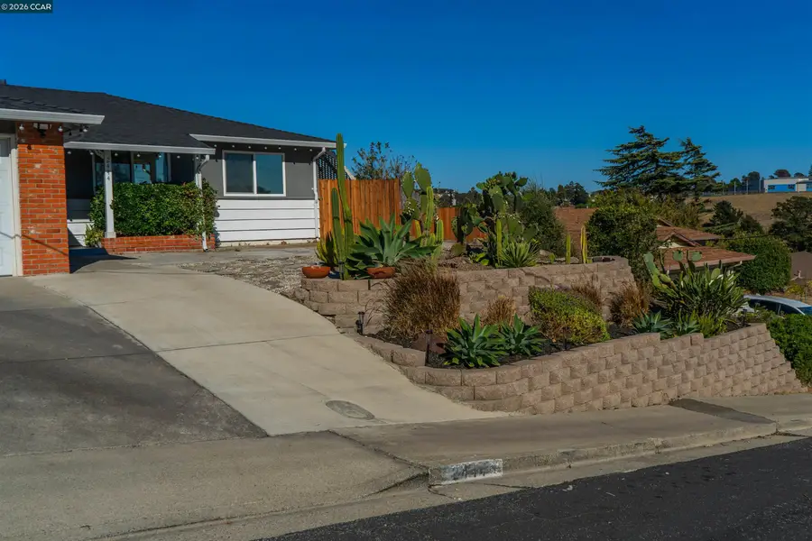2444 Fitzpatrick St, San Pablo, CA 94806 - #3