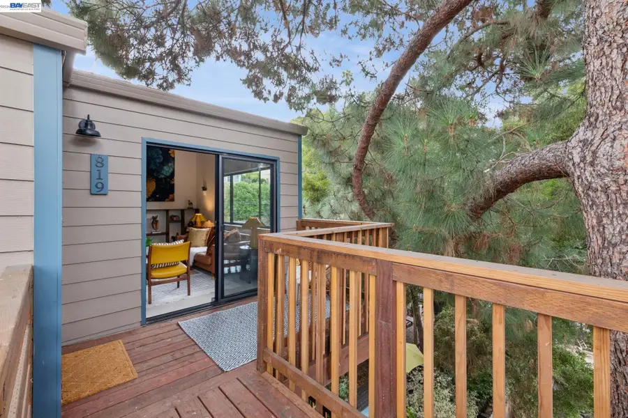 819 E 28th St, Oakland, CA 94610 - #2